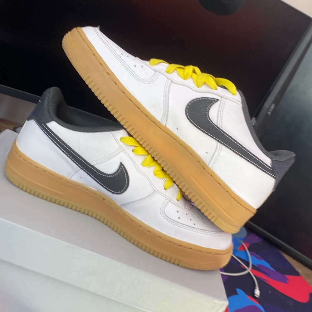 Nike air forces 07 make it smile